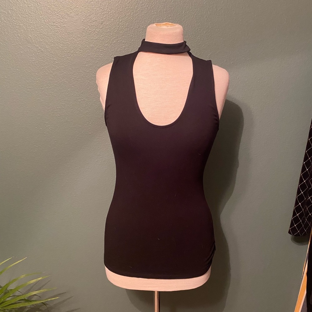 Express Black Keyhole Tank